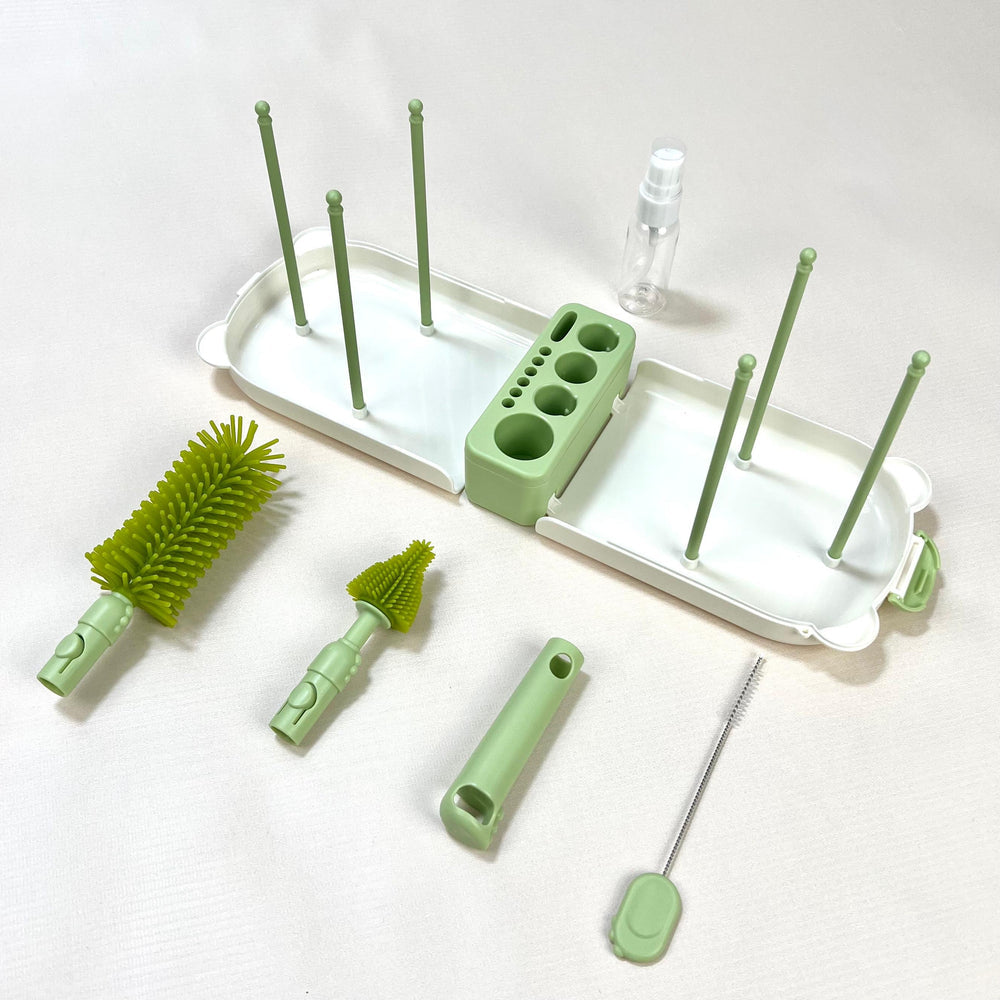 Portable 8-in-1 Baby Bottle Brush Cleaning Set – Green Bear Box Edition