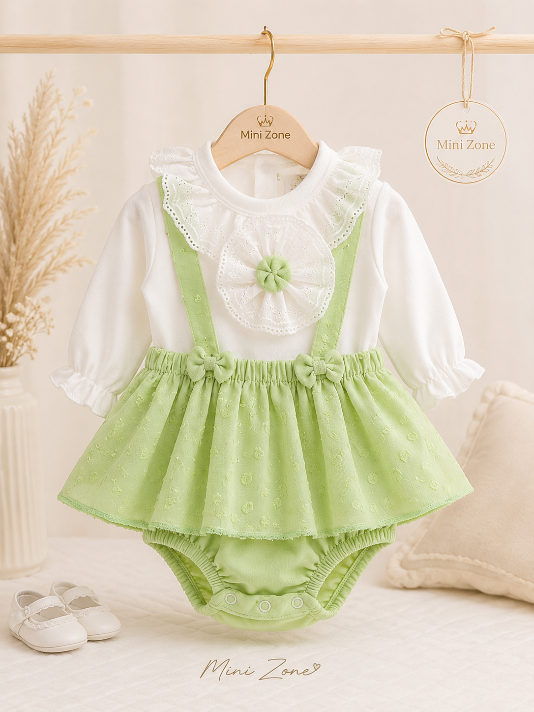Little bloom british bodysuit set with clip (3-9 months)